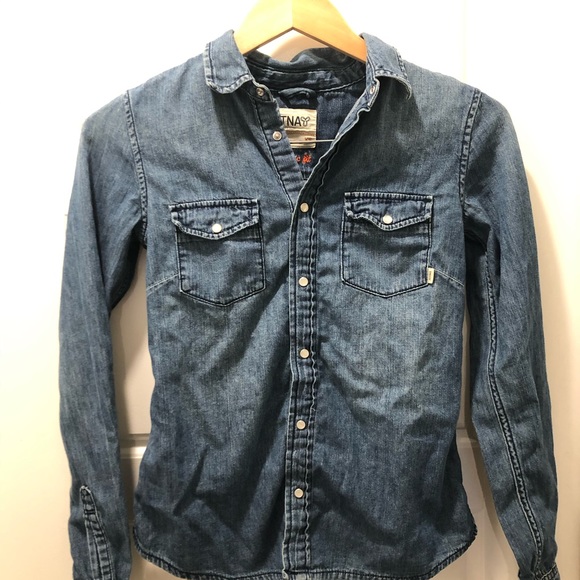 🖤3/$30 - TNA - Denim Button Up🖤 - Picture 2 of 7